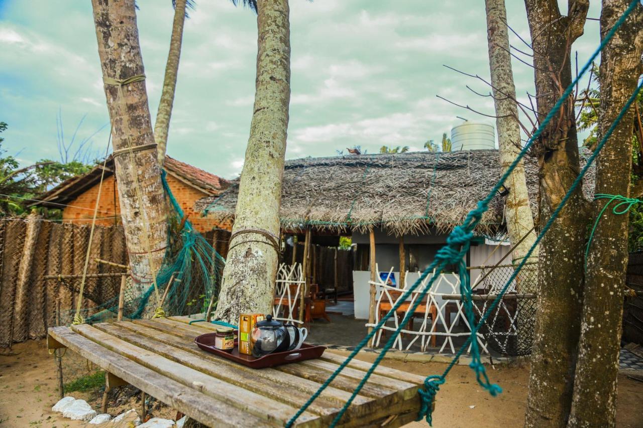 Sea Shine Beach Resort Mirissa Eksteriør bilde